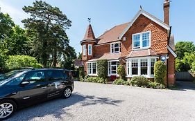 The Lawn Guest House Gatwick